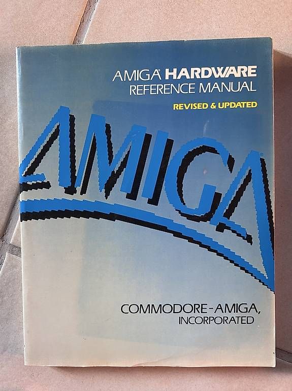Bücher: Libri Amiga ROM Kernel + Hardware Reference Manual – Gebraucht aus Vaglio von Arabella1973