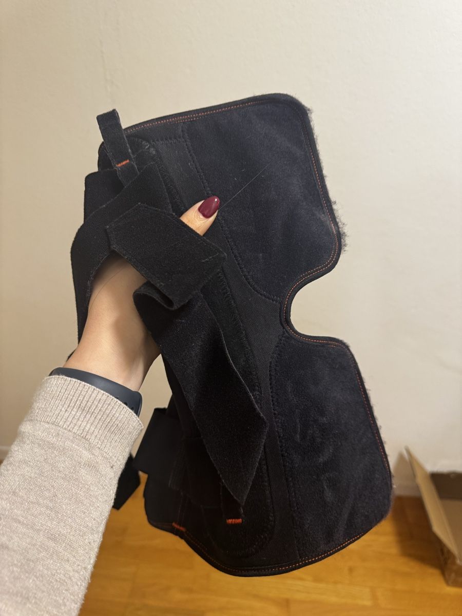 Protezioni & Imbottiture: Knee protection – Usato da Biel/Bienne venduto da Clau____dia95 5