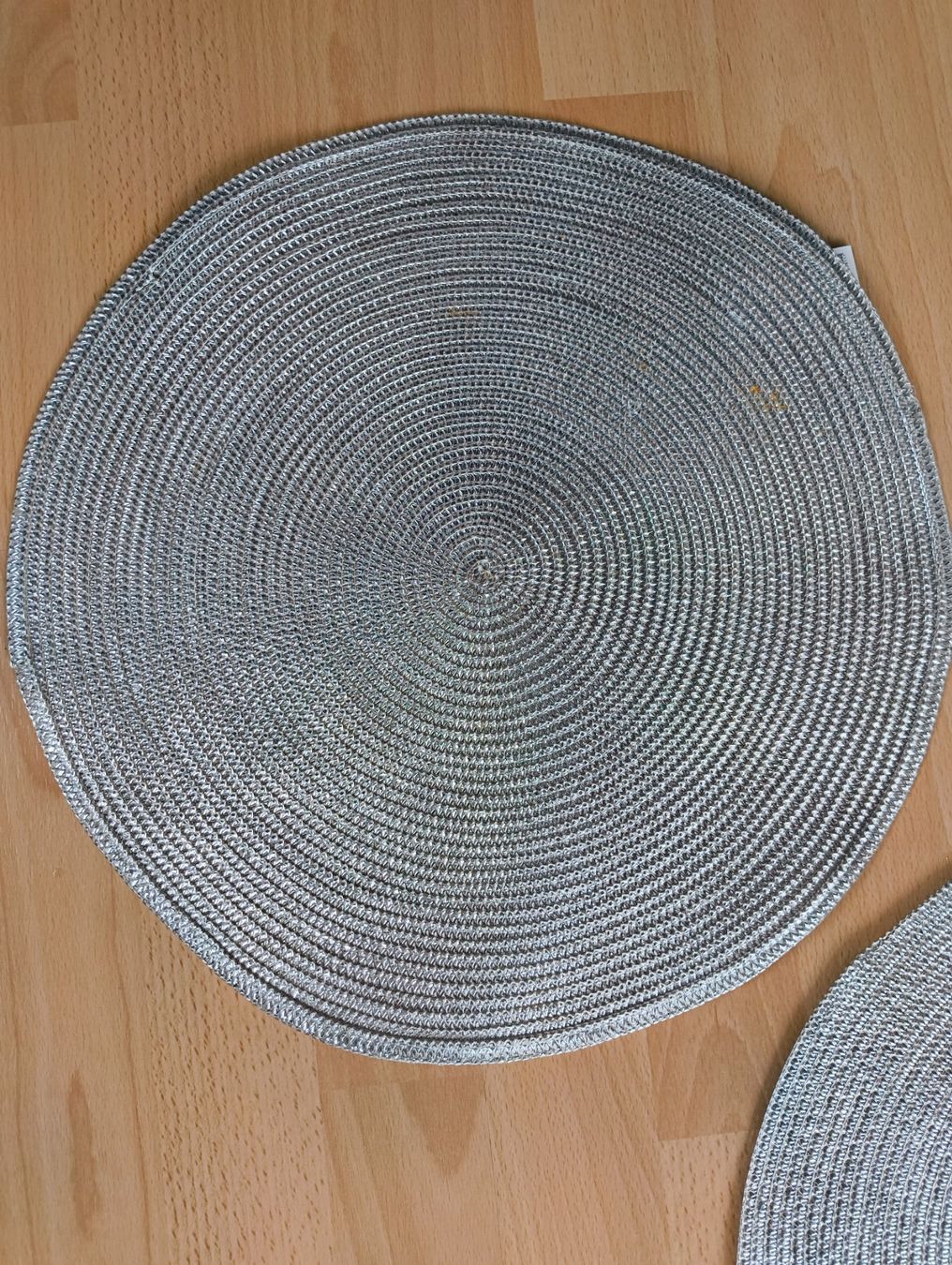 Set di tavolo e panche: 8 Stk Tischsets – Usato da Muttenz venduto da uru_yqz6 2