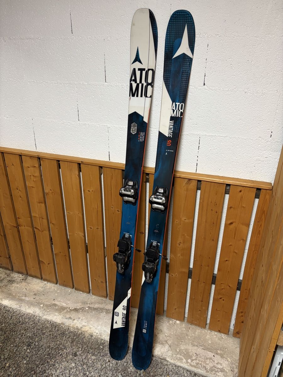 Atomic Sci: Lot atomic FT skis-chaussures-bâtons  – Usato da Collonges venduto da Nivek_They5