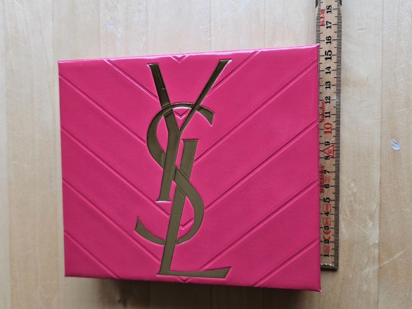Tutte le decorazioni: Yves Saint Laurent YSL Box pink – Nuovo (secondo la descrizione) da Schaan venduto da car_wrv2 5