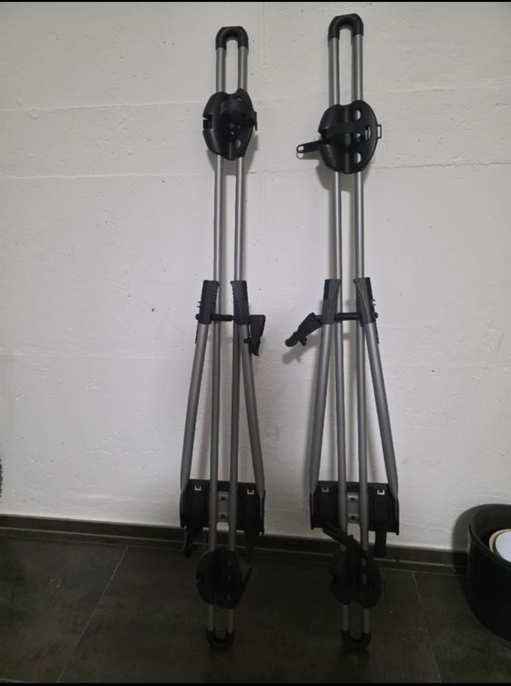 Thule Barres de toit: Thule bike rack rails set – D'occasion à Dübendorf par eum_k92q