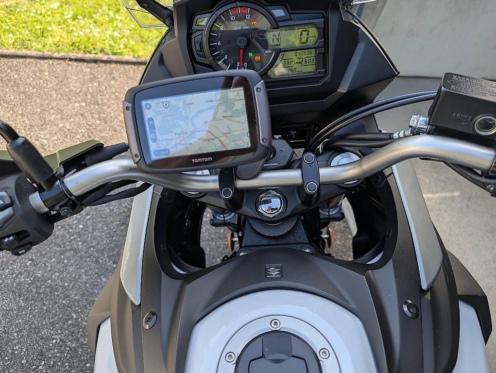 Touring: Suzuki DL 650 ABS mit Navi – Usato da Welschenrohr venduto da Sniff2 4