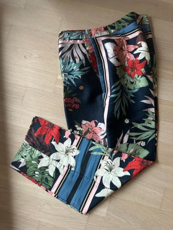 ZARA BASIC - Hose mit Bügelfalte - Gr. M - TOP