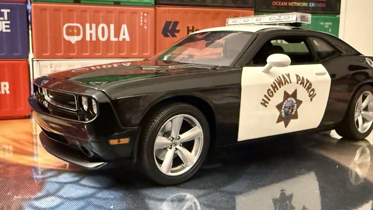 ACME Voitures modèles: Dodge Challenger SRT8 Highway Patrol 1:18 – D'occasion à Basel par Zomeg 1