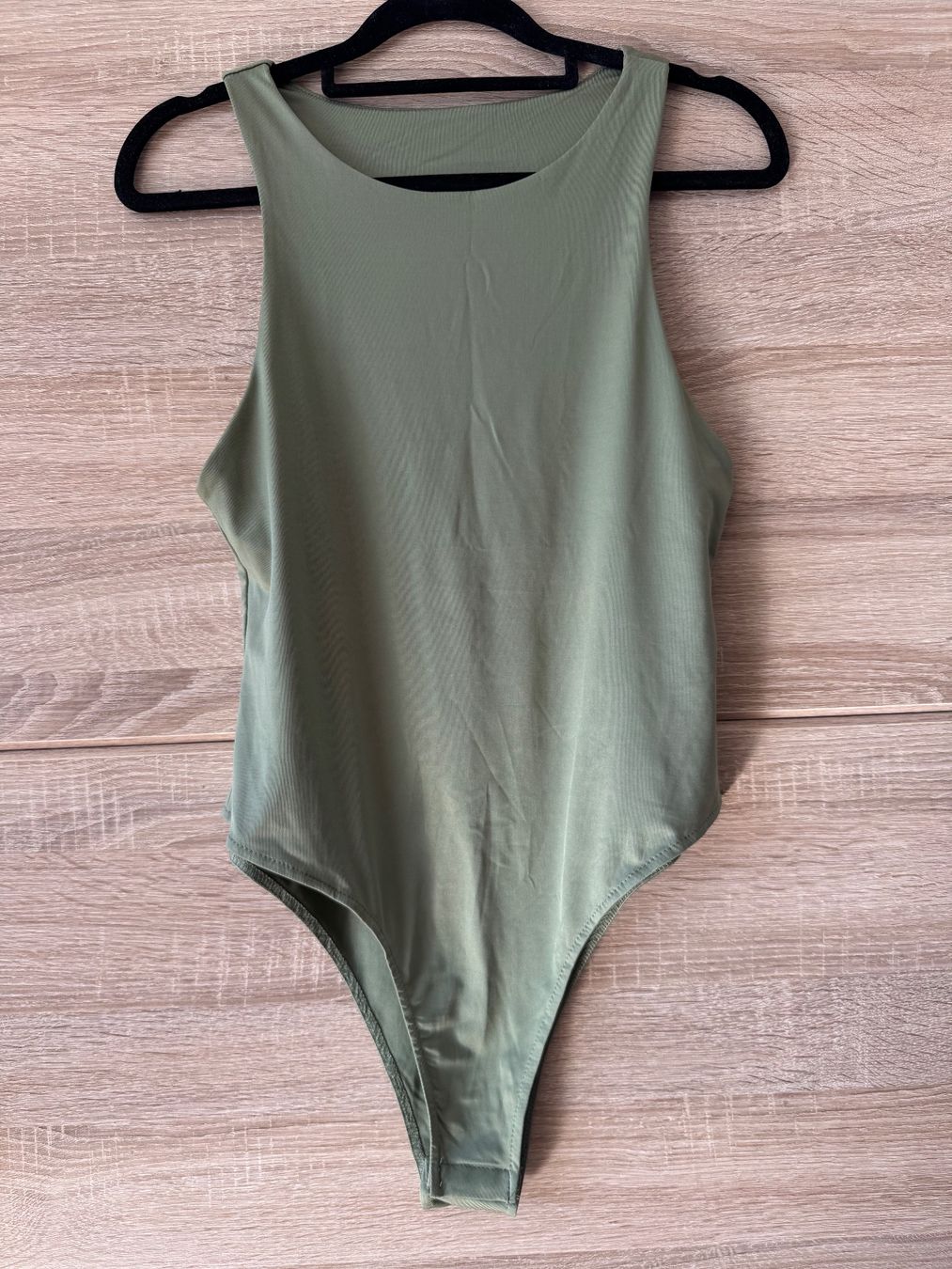 Top: Body kaki – Nuovo (secondo la descrizione) da Montreux venduto da iizaa811