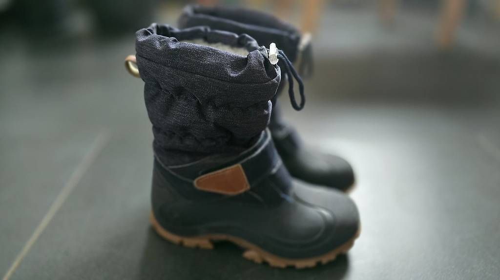 Scarpe per ragazzi: schöne Winterstiefel – Usato da Greifensee venduto da gizzmo25 1