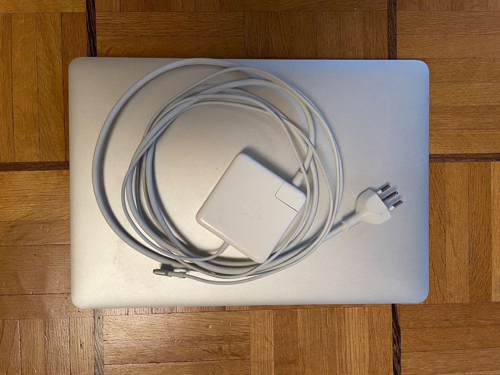 MacBook (Retina, 12-inch, 2017)8GB/250GB