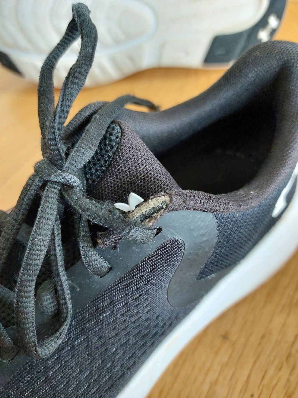 Under Armour Scarpe per ragazzi: Turnschuhe schwarz – Usato da Kriens venduto da nordlicht09 4