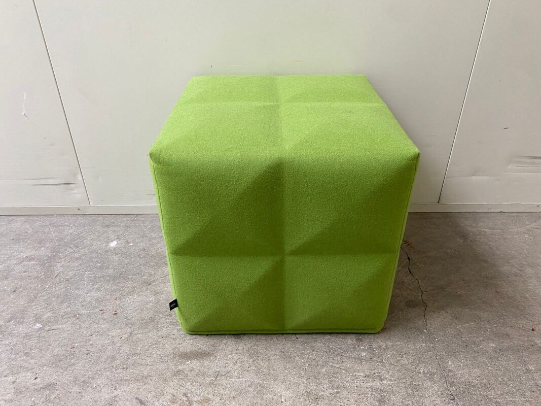 Sgabelli: BuzziCube 3D Solo Akustik-Hocker grün – Usato da St. Gallen venduto da MSMoebelhandel