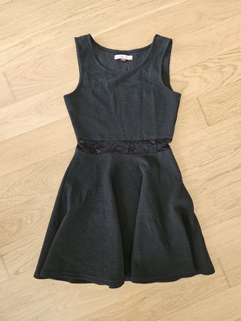 Schwarzes Kleid mit Spitze, Grösse S / 36 - ideal!