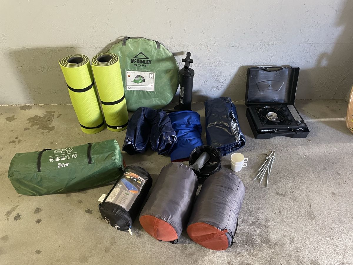 Tende : Camping Ausrüstung grosses Set – Usato da Buchrain venduto da Bygger31