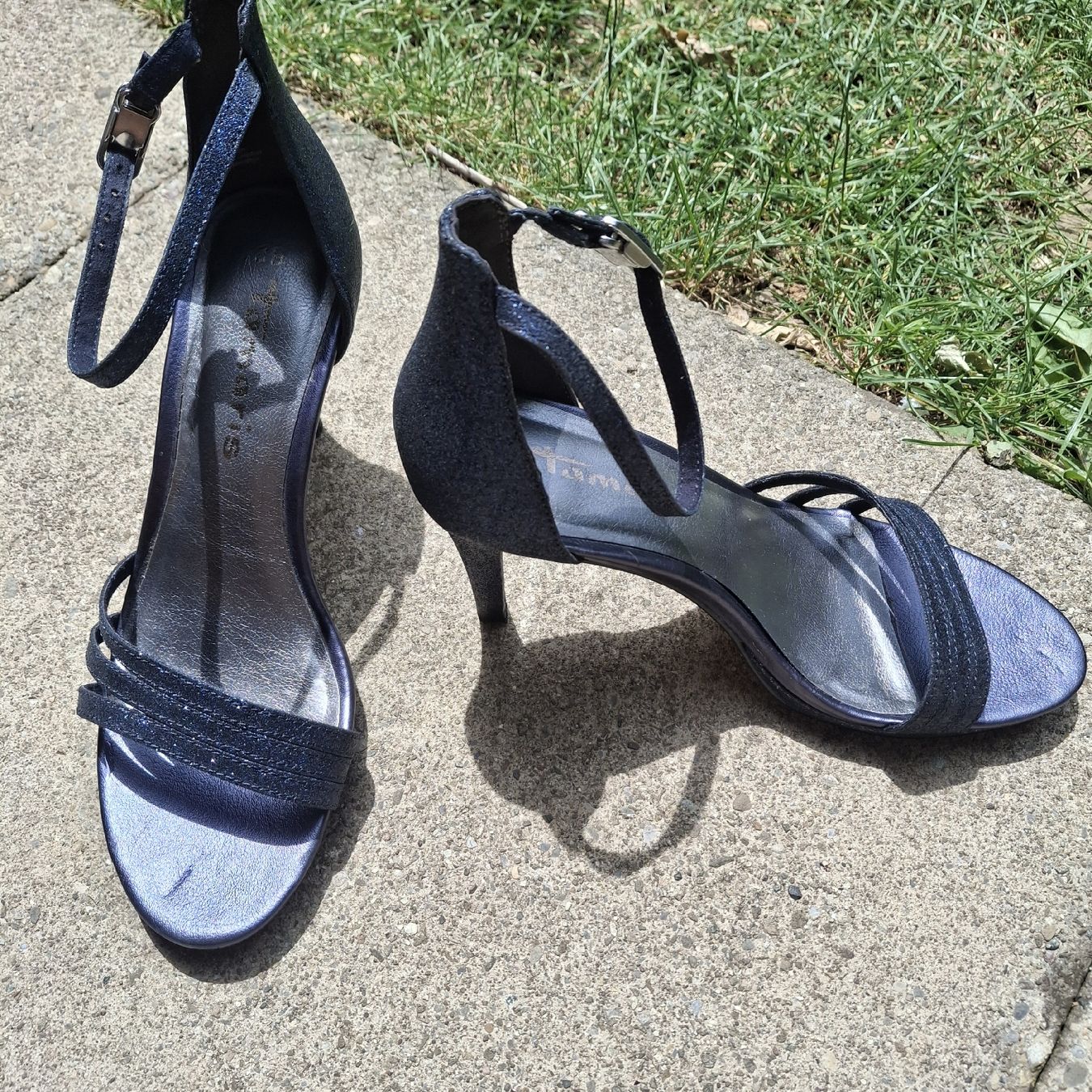 Tamaris Scarpe da donna: Tamaris High Heels navy blue Gr. 39 – Usato da Suhr venduto da lihuee 1