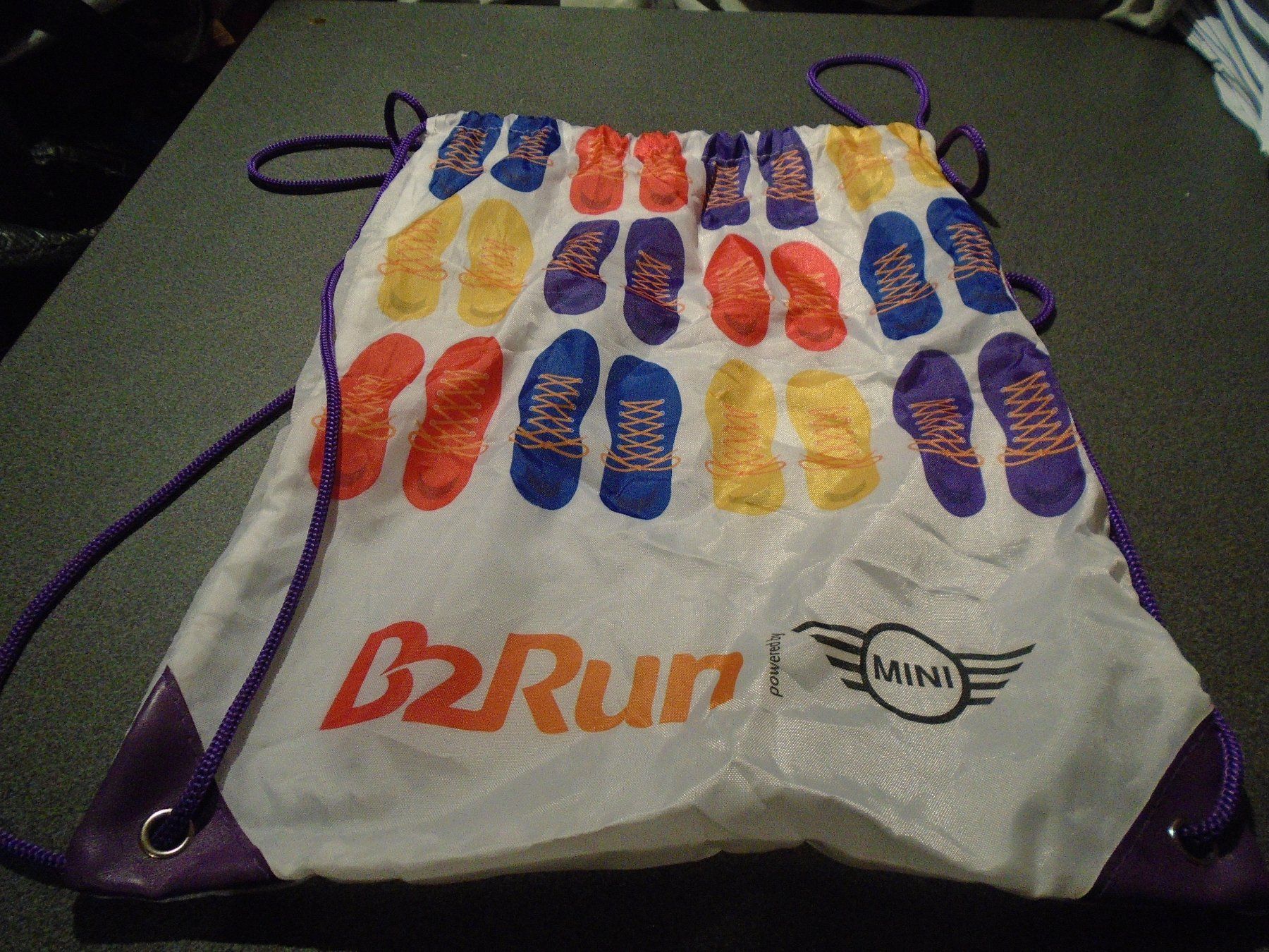 Taschen: Bag B2Run, farbige Schuhe – Gebraucht aus Zürich von abraxas1291