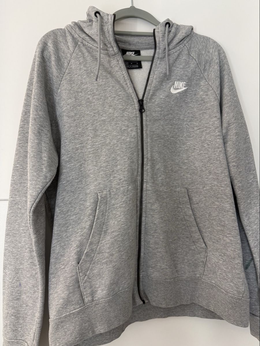 Nike Pullover & Sweatshirts: Nike Kapuzenpullover grau Größe M gut erhalten – Neu (gemäss Beschreibung) aus Basel von ae2276