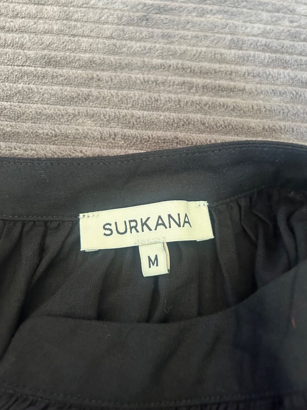 Camicette: Surkana chemisier noir – Nuovo (secondo la descrizione) da Val-d'Illiez venduto da Dombou 3