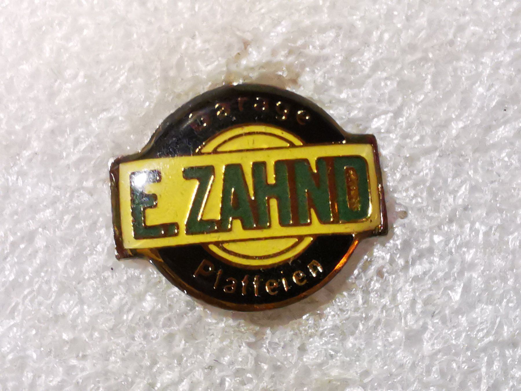 Placchette & Badge: Ansteckpin 72: E. Zahnd – Usato da Oppligen venduto da Pin-Fall-Shop