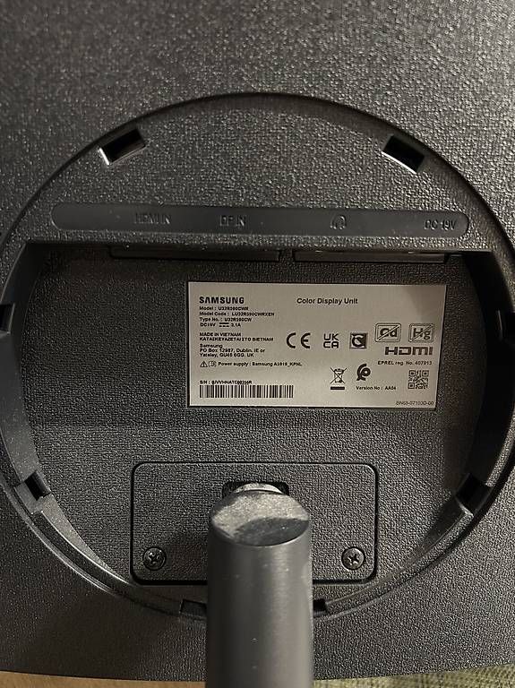 Ecrans: Ecran PC Samsung U32R590CWR 32" – D'occasion à Le Pâquier-Montbarry par atajo 4