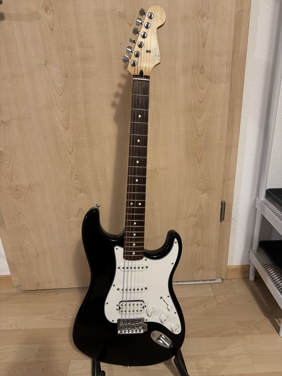 Fender Musikinstrumente: Fender Stratocaster Noire – Gebraucht aus Genève von chr_77nw