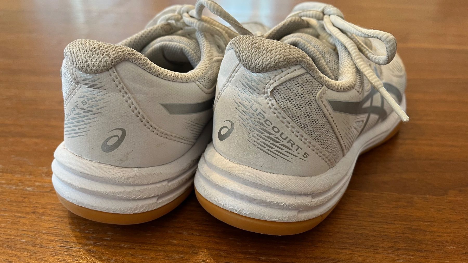 Asics Scarpe per ragazzi: Asics Turnschuhe, Grösse 34.5 – Usato da Stans venduto da Baba2011 1