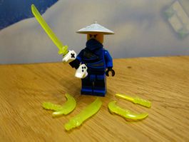 Lego Ninjago Minifigur Jay mit Waffen (neu)
