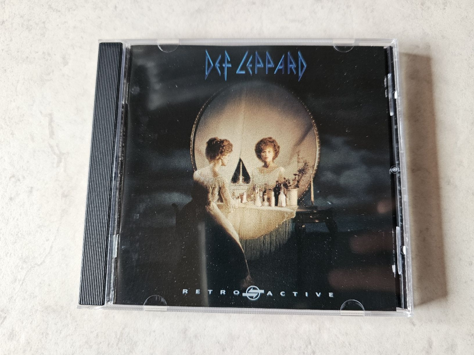 CD: Def Leppard  -  Retro Active – Usato da Schneisingen venduto da backstore24