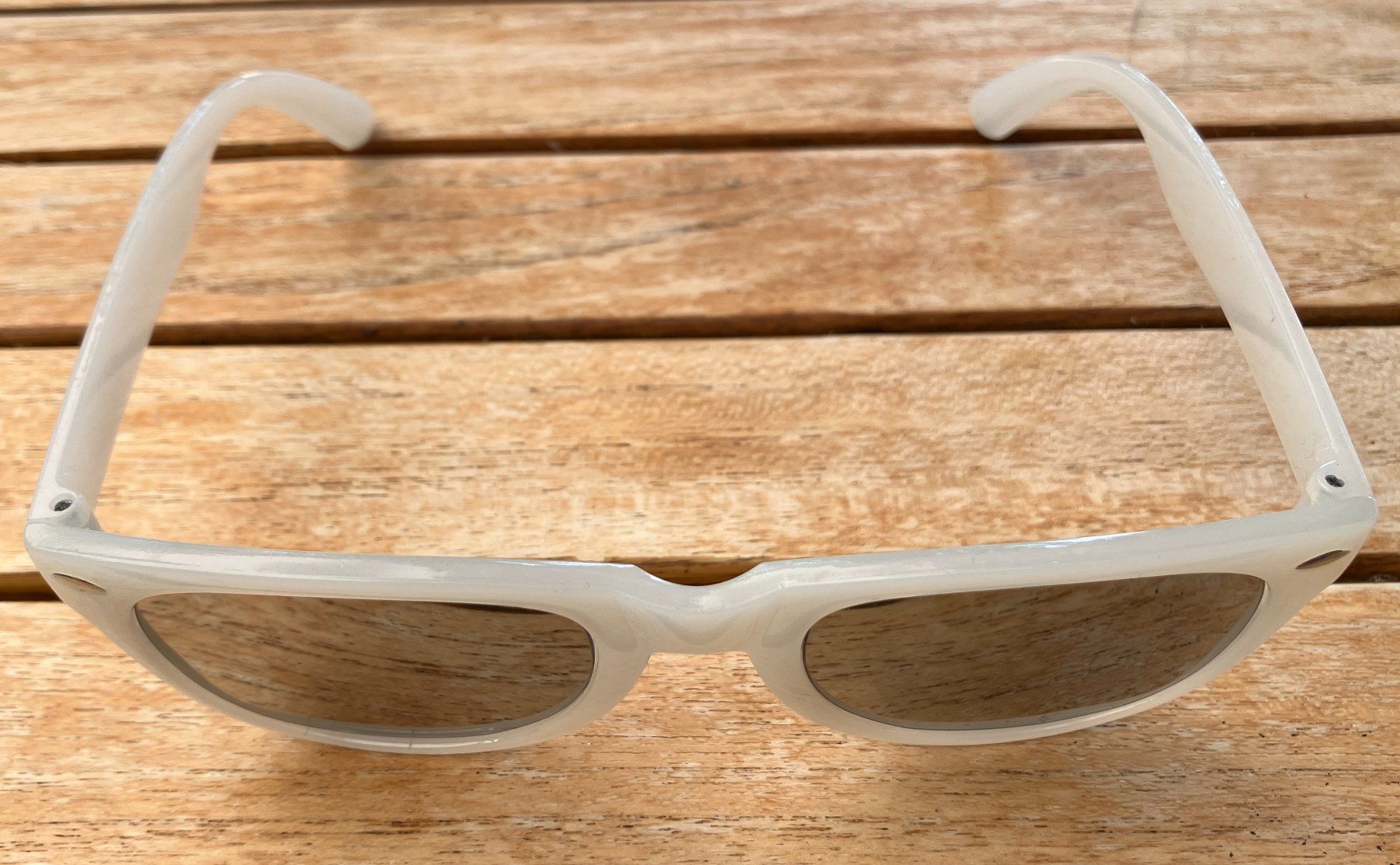 Lunettes & Verres: Lunettes éclipse solaire ISO 12312-2. Phosphorescentes – Neuf avec emballage d'origine à Chêne-Bougeries par Vintage-Era