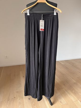 Hosen Zara schwarz Grösse L mit Etikett guter Zustand