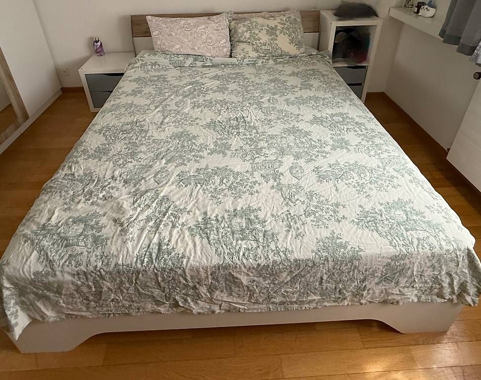 Lits: Komplettes Bett - Complete Bed - 160x200cm – D'occasion à Zürich par authenticmonkey