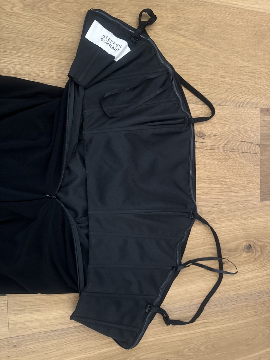 Vestiti: Abendkleid Steffen Schrwut Farbe Schwarz – Nuovo (secondo la descrizione) da Lachen SZ venduto da LuganoLugano 3