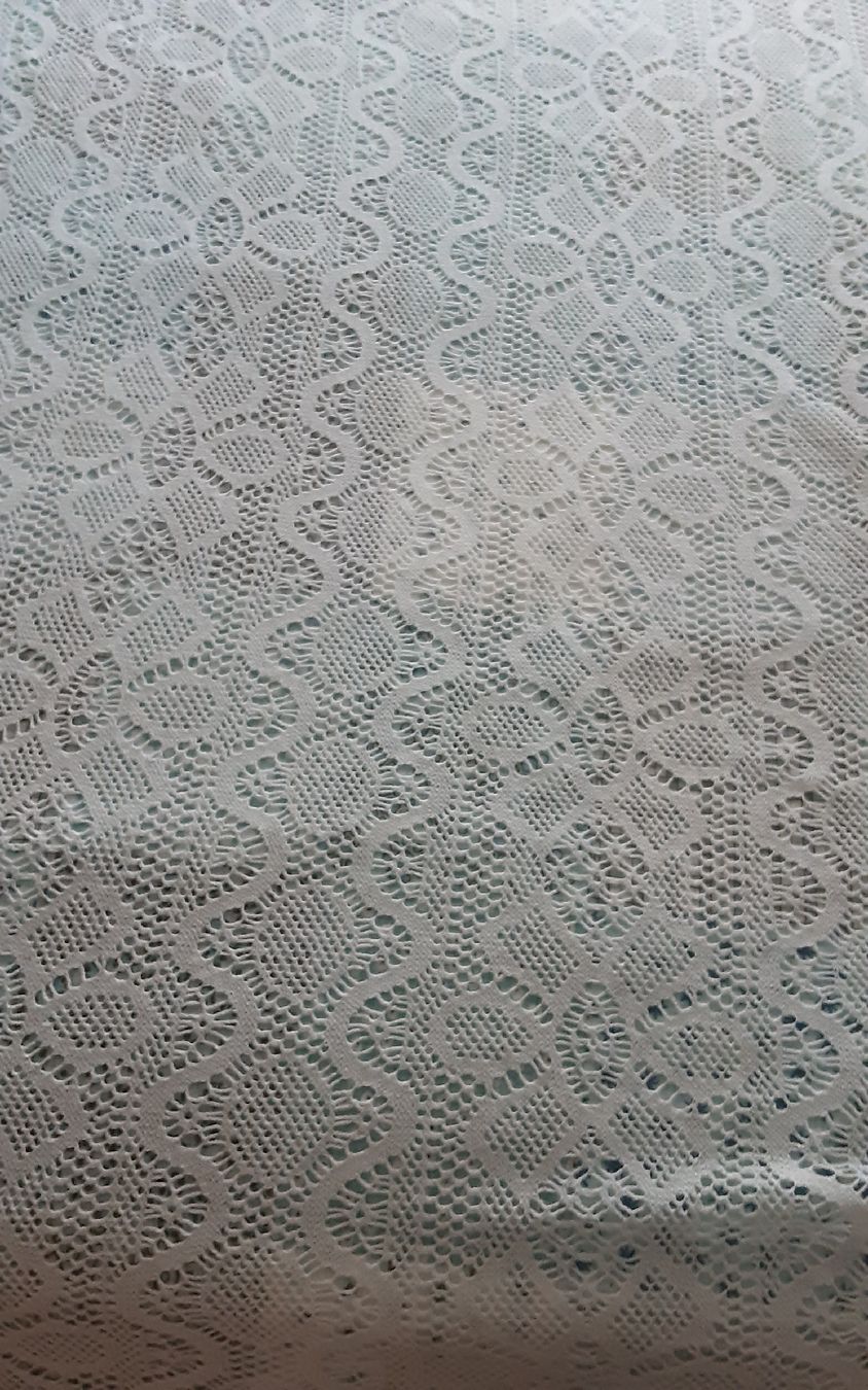 Linge de lit: gehäckelte bettüberwurf  – D'occasion à Ambrì par Maerz87 2