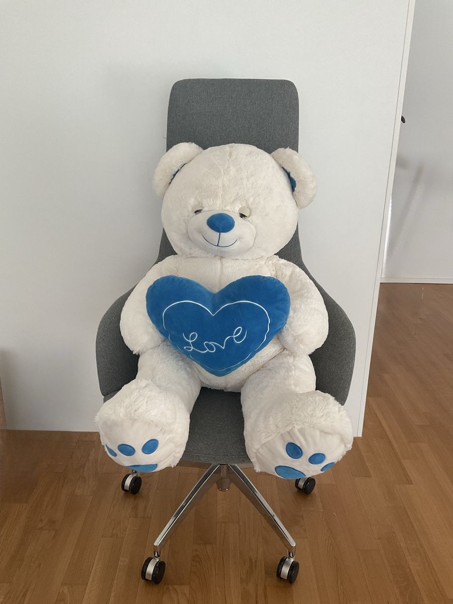 Spielzeuge: Weisser Teddybär XXL mit Herz "Love" – Neu (gemäss Beschreibung) aus Aarau von chi_qnc5