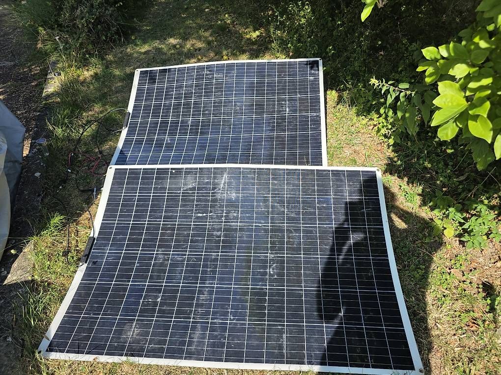 Solargeräte und Solarprodukte: Panneau solaire flexible x2 – Gebraucht aus Le Grand-Saconnex von mat_gyj9