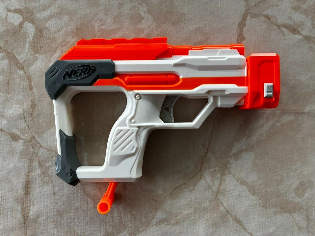 Nerf Giocattoli: Nerf Sammlung - diverse Blaster, Zubehör, ... – Usato da Hermetschwil-Staff venduto da sch_z9nc 6