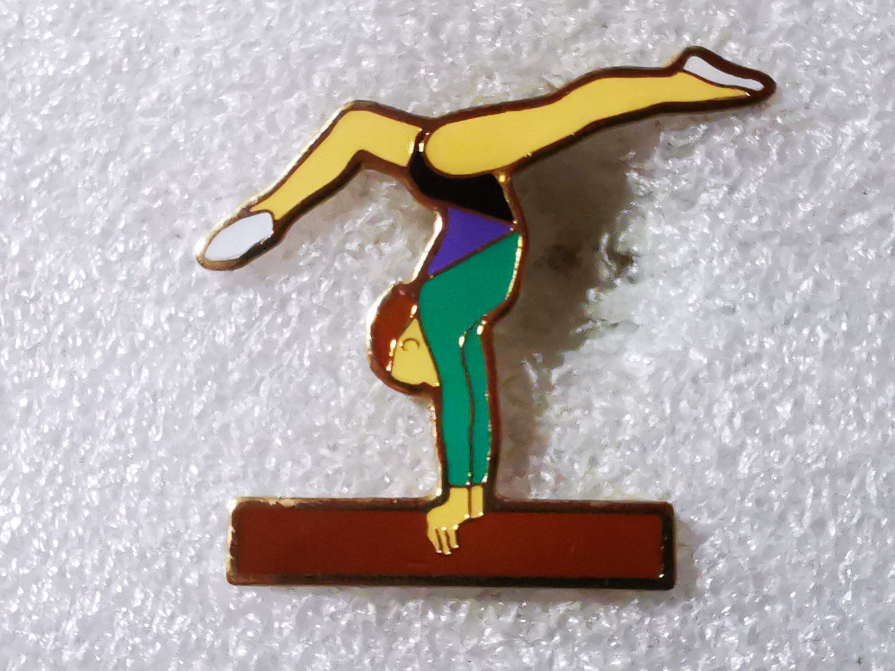 Placchette & Badge: Ansteckpin 72: Geräteturnen – Usato da Oppligen venduto da Pin-Fall-Shop