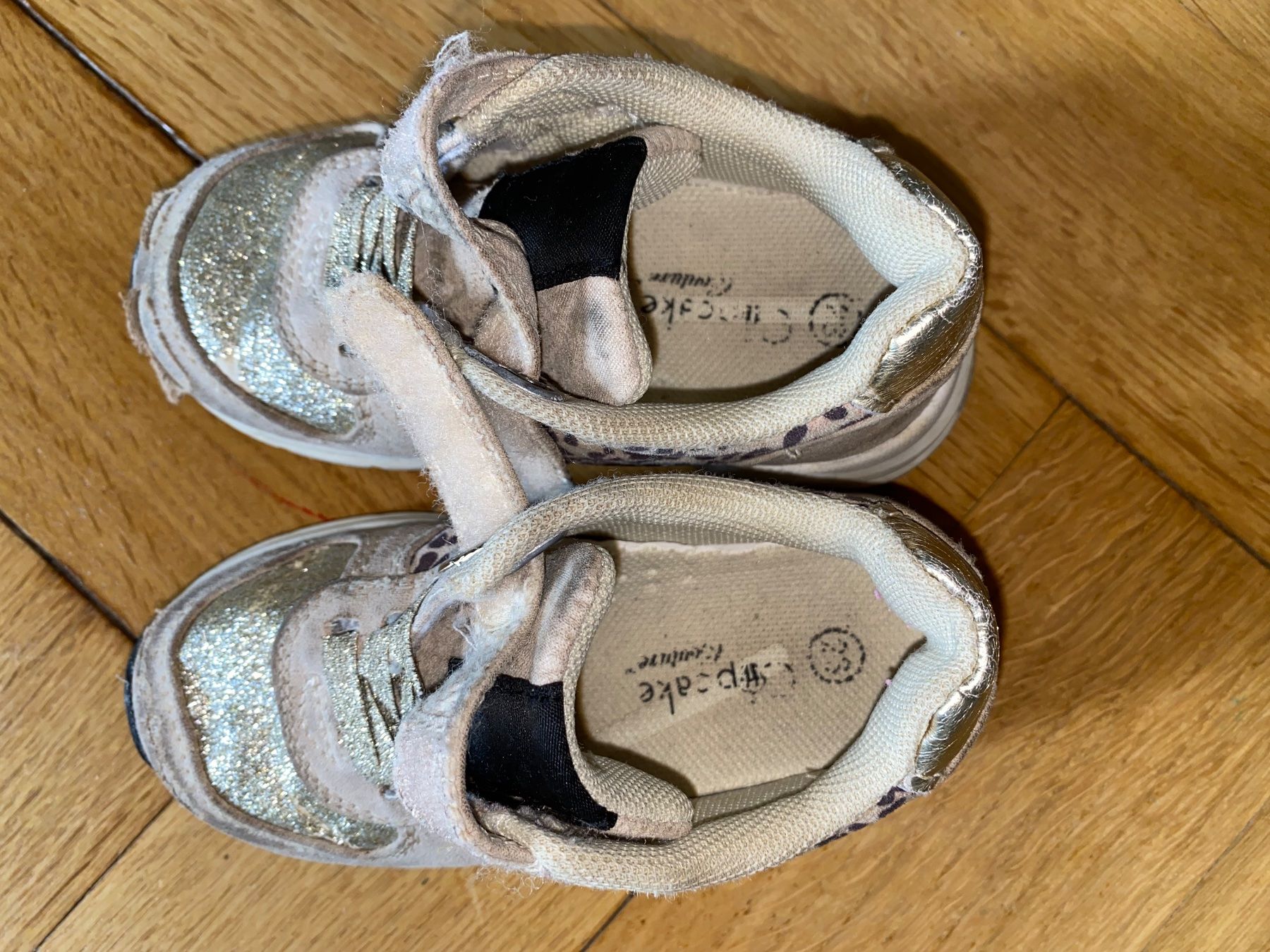 Scarpe per ragazze: Turnschuhe Gr. 23 – Usato da Bern venduto da Elisa64 2