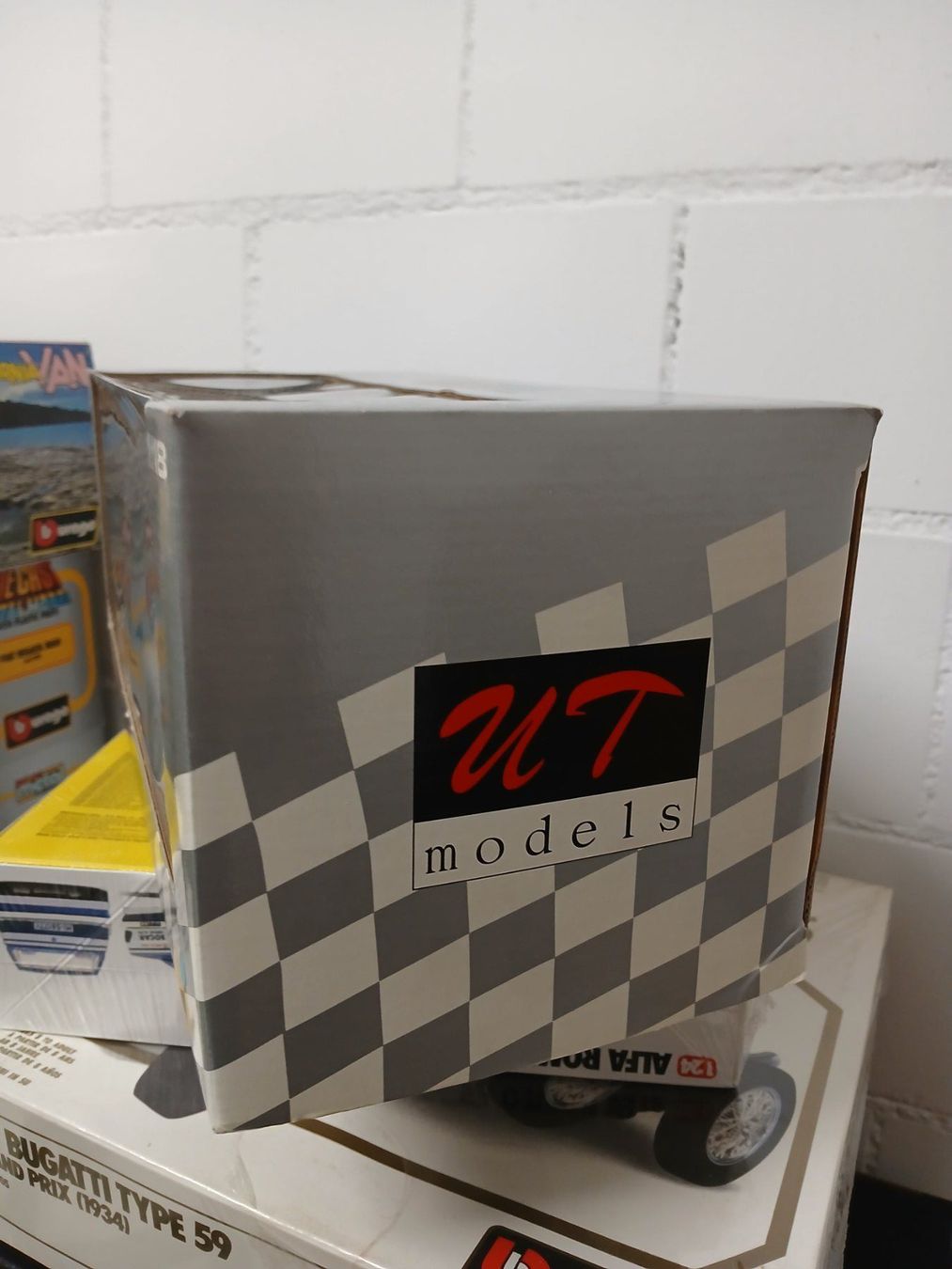 UT Models Modellautos: UT Models 1:18 Ford Escort RS Cosworth Martini – Gebraucht aus Winterthur von alfagetevau1970 8