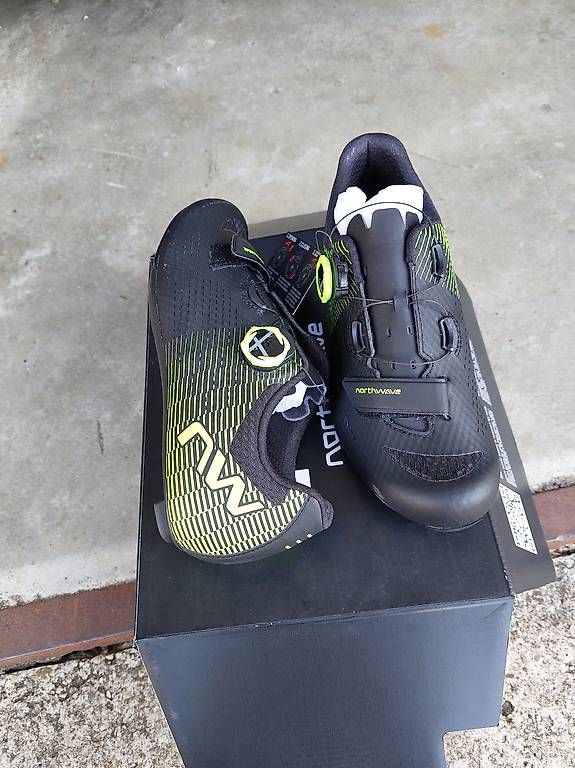 Northwave Scarpe da uomo: Northwave Storm Carbon 2 / 41 Neuf – Usato da Brot-Plamboz venduto da baggiins