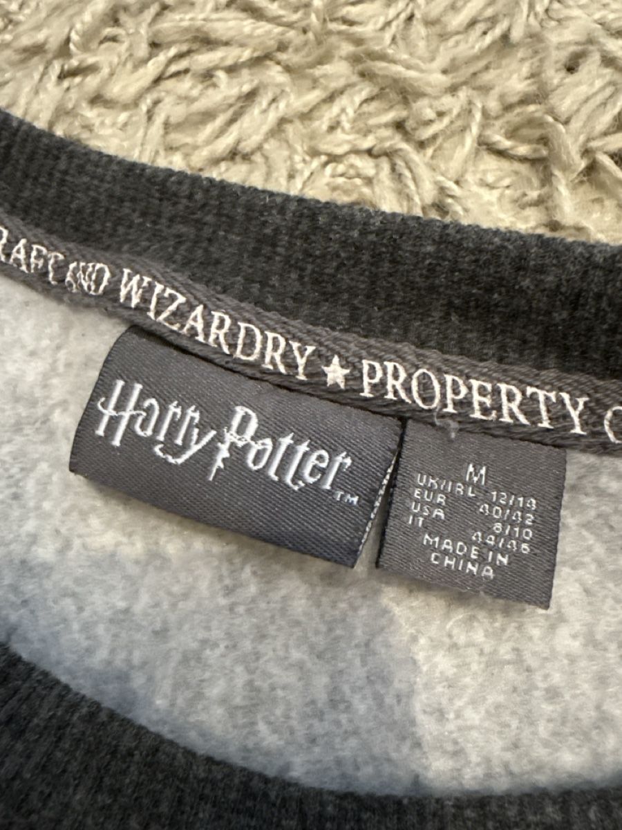 Pullover & Sweatshirts: Harry Potter Hufflepuff Pullover Grösse M mit Socken – Gebraucht aus Kirchberg SG von kiki1402 1