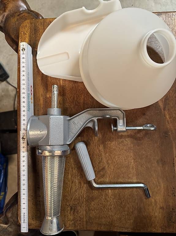 Cucine complete: APPAREIL A COULIS DE TOMATES utilisé 1x – Usato da Versoix venduto da Tamaze47