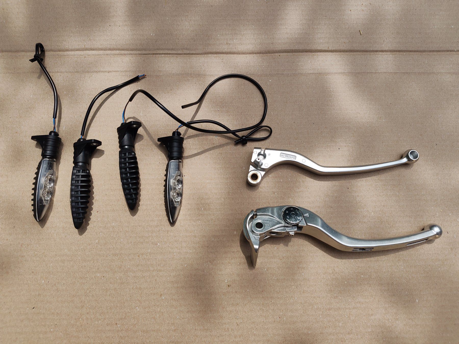 Toutes les pièces détachées moto: Motorrad Blinker und Bremshebel Set – D'occasion à Rapperswil SG par Dosch92