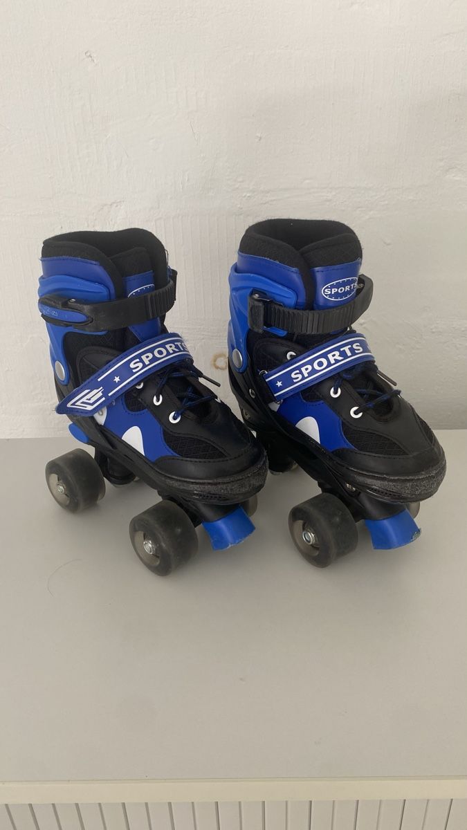 Patins à roul. & inline: Rollschuhe Verstellbar 31-34 – D'occasion à Zürich par Tobi50
