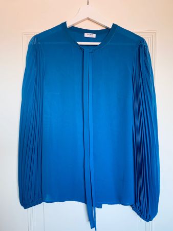 Very cool plissé blouse Akris Punto 34