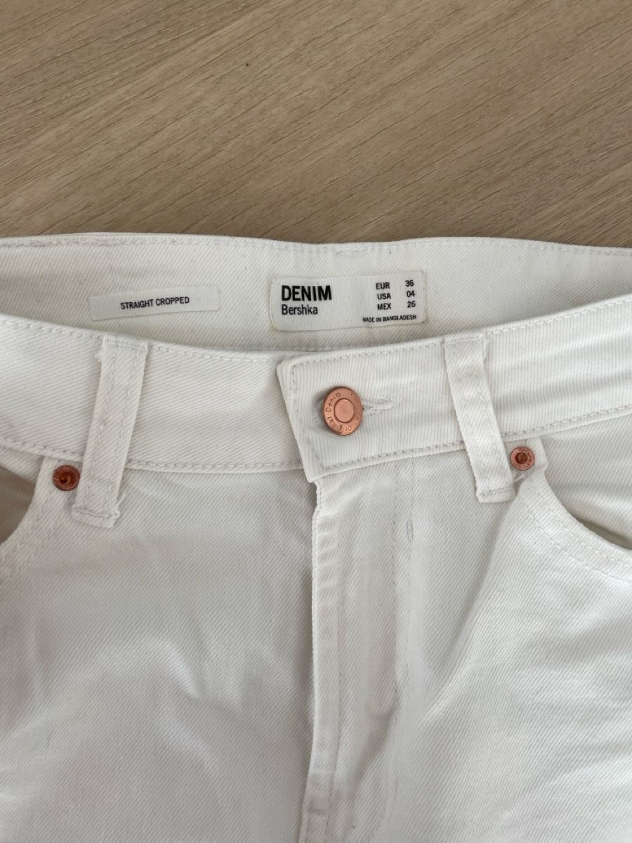 Bershka Jeans: Jeans Bershka blanc / weiss – Usato da Grenchen venduto da Mina1811 1
