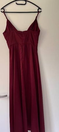 Vestito bordeaux lungo con spacco 