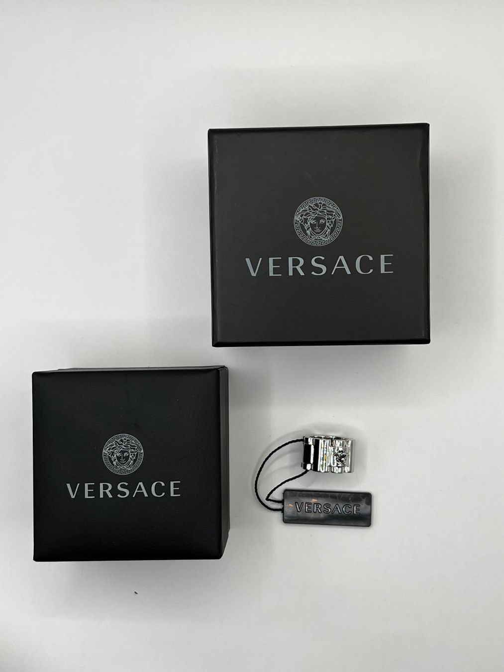 Versace Anelli: Versace UNISEX - Ring, silbrig Gr. 55 (15) – Nuovo e nell'imballaggio originale da Oberaach venduto da Dandy2021 4