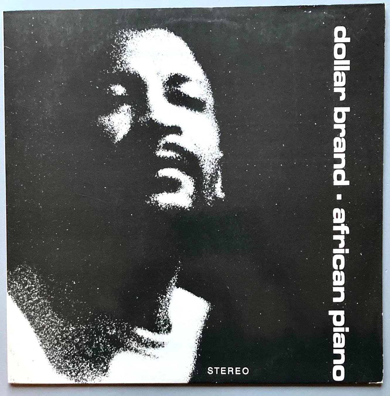 Dischi in vinile: DOLLAR BRAND - AFRICAN PIANO – Usato da Poliez-Pittet venduto da Newtown-Records