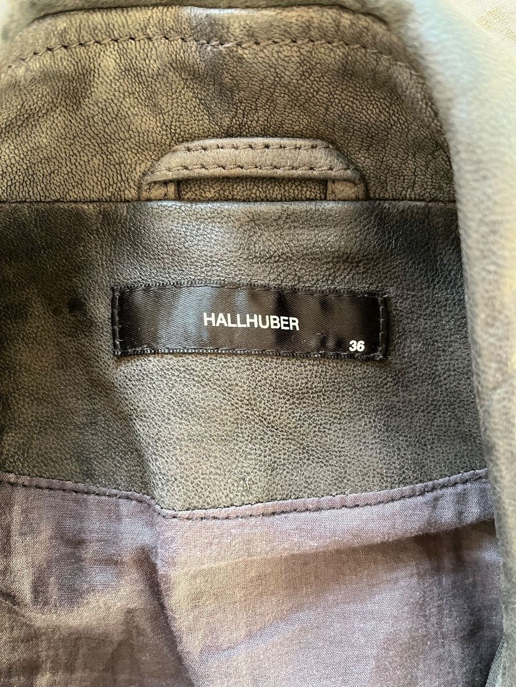 Hallhuber Giacche: Hallhuber Wildlederjacke Gr. 36, cool & stylisch – Usato da St. Gallen venduto da Miss_Jane_Marple 2