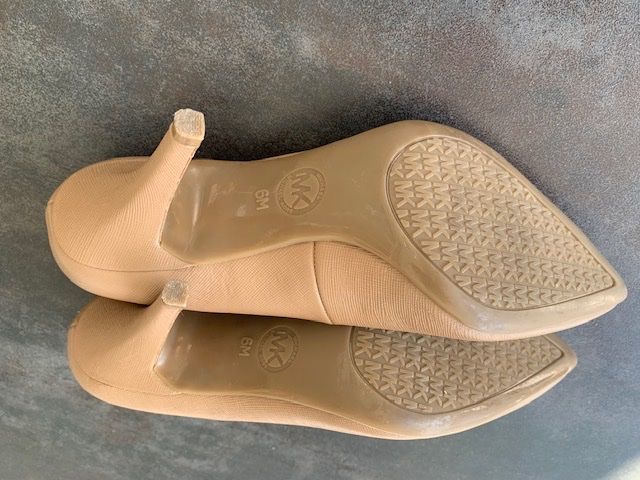 Damenschuhe: Michael Kors Pumps – Neu und originalverpackt aus Flawil von cer_9s6p 1