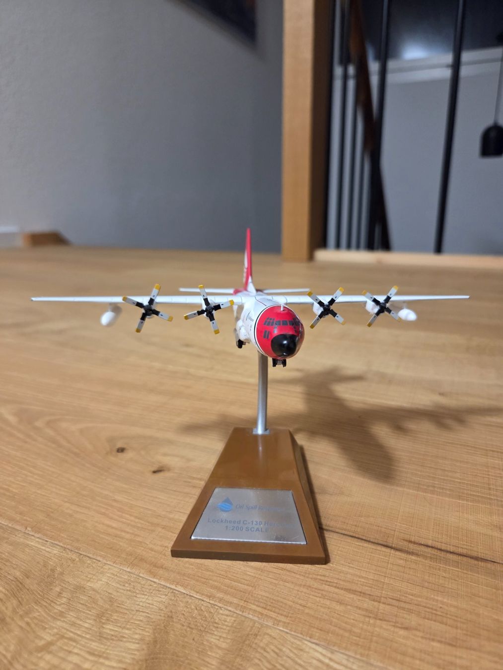 Modellbausätze & Standmodelle: Modellflugzeug Hercules c-130 – Gebraucht aus Wila von alee.o3